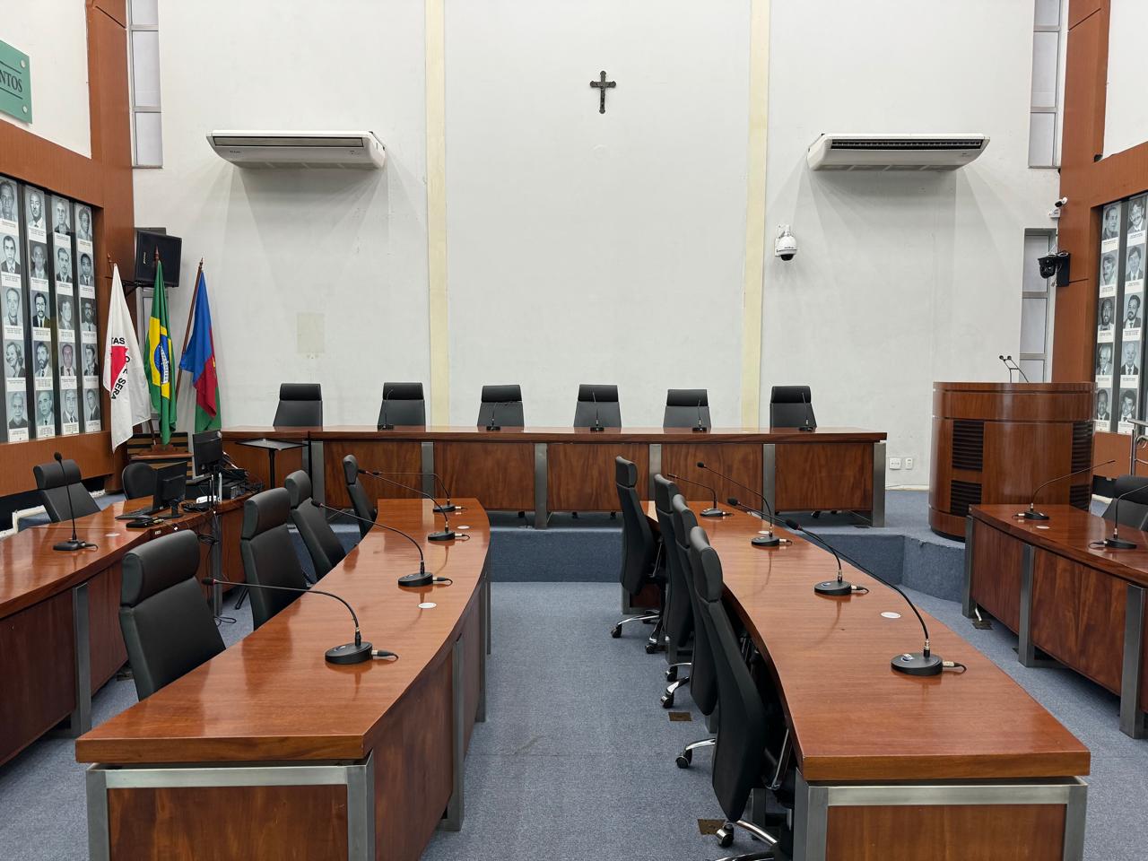 Câmara de Ipatinga recebe Tribunal do Júri durante reforma do Fórum